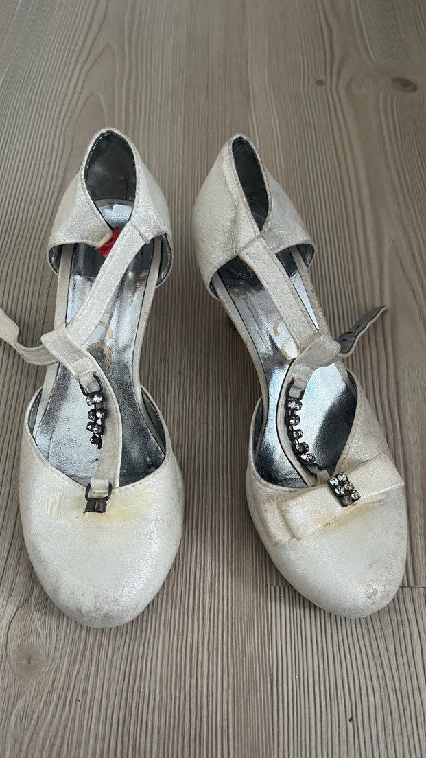 Beyaz Tokalı Vintage Topuklu Ayakkabı - Görsel 2