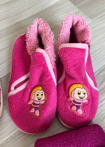 Kız Çocukları İçin Renkli Sıcak Ev Terlikleri - Görsel 6