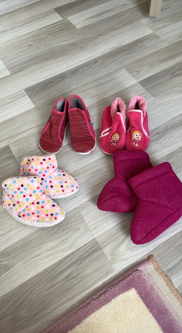 Kız Çocukları İçin Renkli Sıcak Ev Terlikleri - Görsel 2