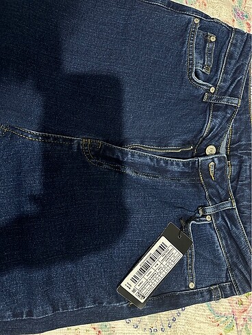 40 Beden lacivert Renk Trendyol milla etiketli jean