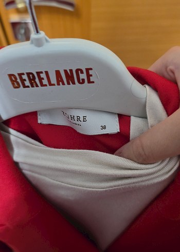38 Beden kırmızı Renk Zühre Kol Detaylı Uzun Kırmızı Ceket