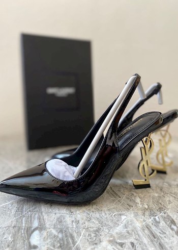 37 Beden Parlak Siyah Yılan Desenli Stiletto