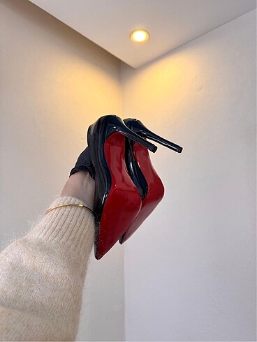 37 Beden Christian Louboutin ayakkabı