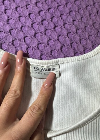 Beyaz Yüksek Yakalı Kız Atlet - Görsel 2