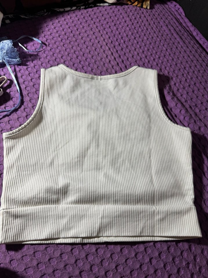 Beyaz Yüksek Yakalı Kız Atlet - Görsel 3