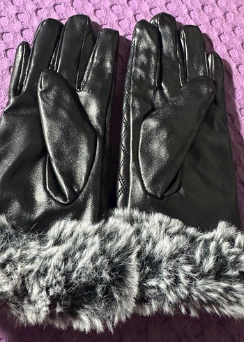 Kürk Detaylı Siyah Kadın Eldiven - Görsel 2
