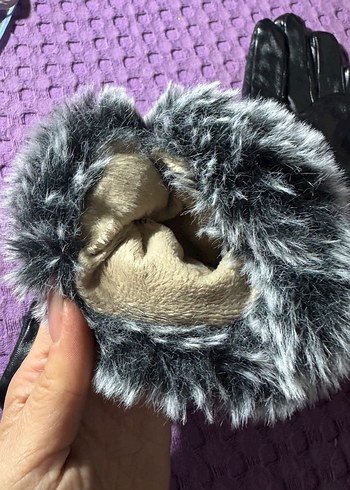 Kürk Detaylı Siyah Kadın Eldiven - Görsel 3