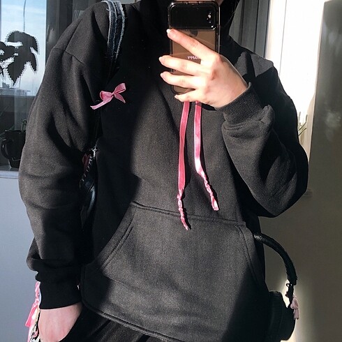 Ribbon Sweatshirt