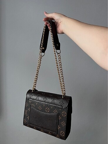 Louis Vuitton LV Zincirli Kol Çantası