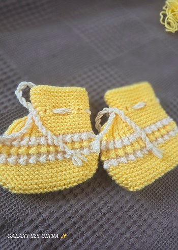 Nakışlı Sarı Örgü Kız Bebek Patik - Görsel 3