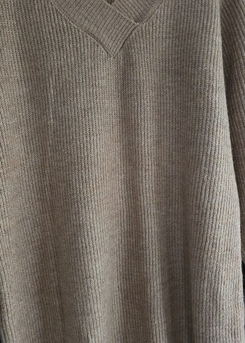 Bej V Yakalı Örgü Kazak - Görsel 4