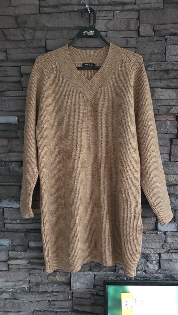 Bej V Yakalı Örgü Kazak - Görsel 5