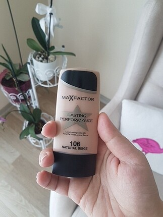 Max factor 106 natural beige lasting peformance fondoten