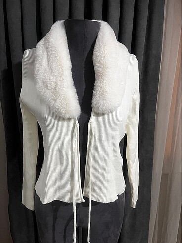 Trendyol & Milla Kürklü crop hırka