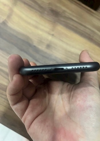 Siyah iPhone 11 Çift Kamera - Görsel 3