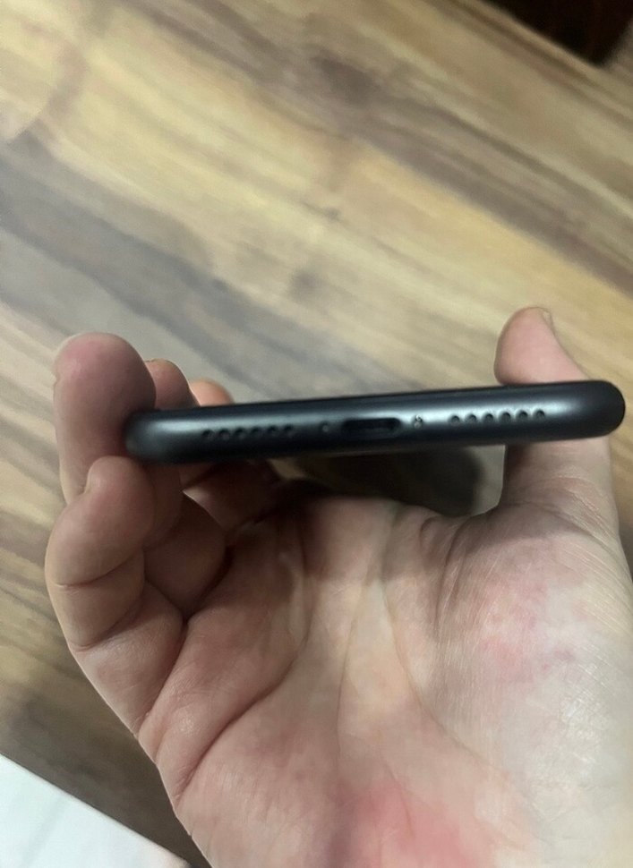 Siyah iPhone 11 Çift Kamera - Görsel 3