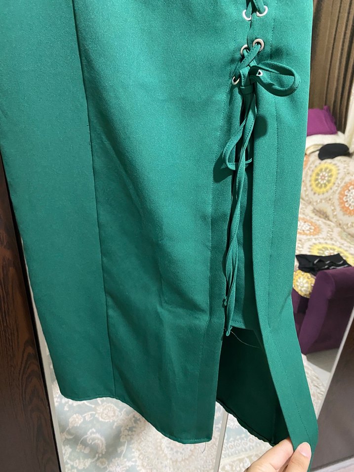 Yeşil Düğmeli midi askılı Kalem Elbise - Görsel 4