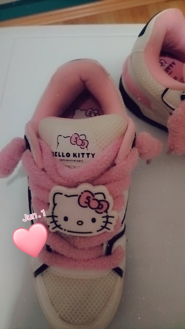 Bershka Hello Kitty Mania Pembe Spor Ayakkabı - Görsel 4