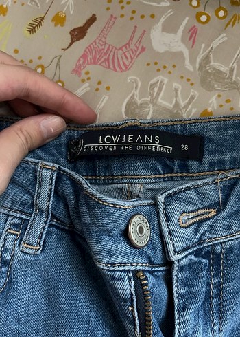 Mavi Kısa Kot Şort - Görsel 2