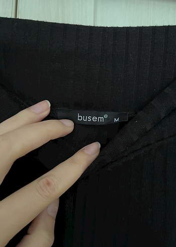 Siyah madonna yaka omzu açık bluz - Görsel 4