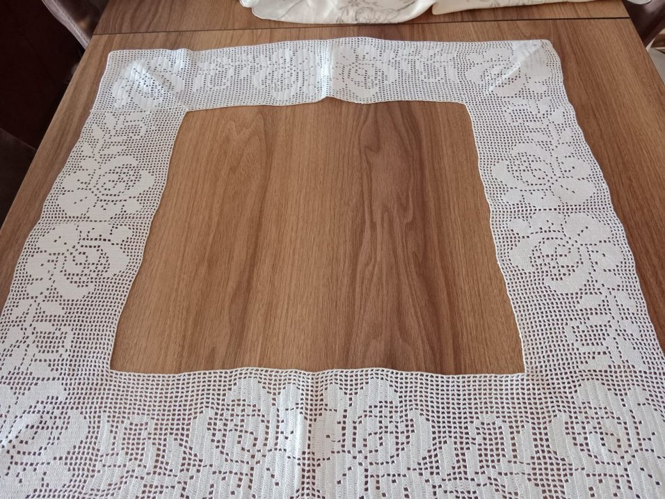 Gül Desenli El İşi Dantel Masa Örtüsü Kenarı - Görsel 2