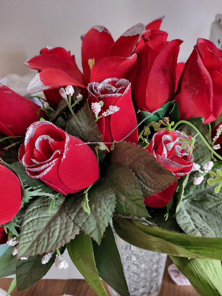 Kırmızı ve Renkli Yapay Çiçek Aranjmanı - Görsel 4