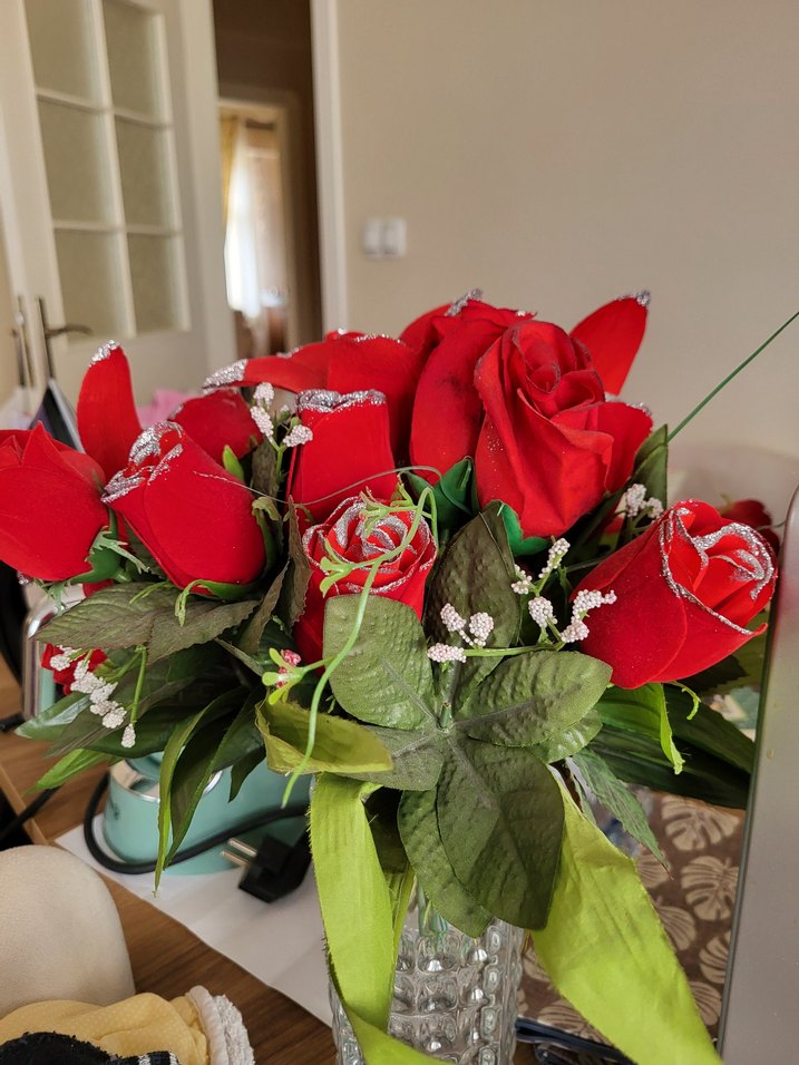 Kırmızı ve Renkli Yapay Çiçek Aranjmanı - Görsel 3