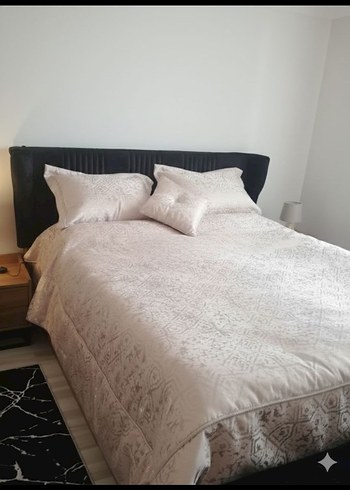 Nakışlı pembe Yatak Örtüsü - Görsel 2