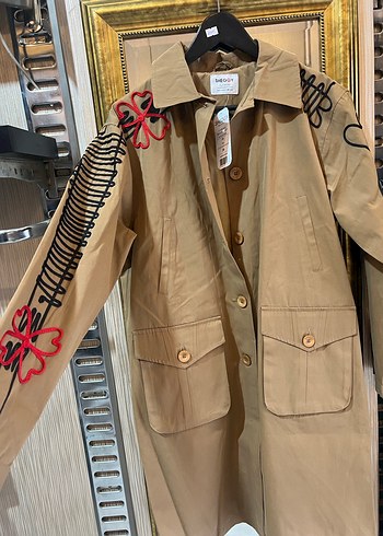 Nakışlı Bej Kadın Trençkot - Görsel 6