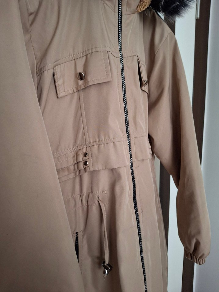 Kürk Detaylı Bej Kadın Uzun Mont - Görsel 3