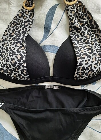 Bikini leopar