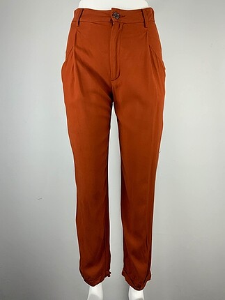 Zara Kumaş Pantolon %70 İndirimli.