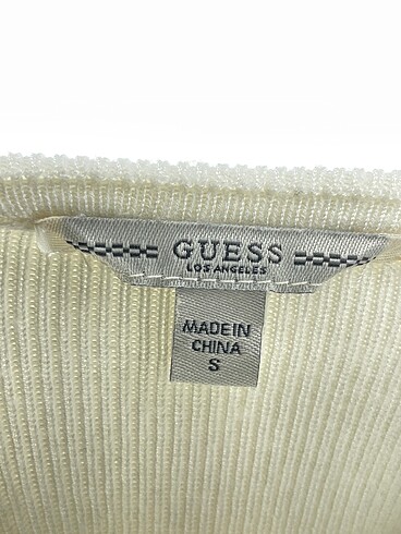 s Beden beyaz Renk Guess Bluz %70 İndirimli.