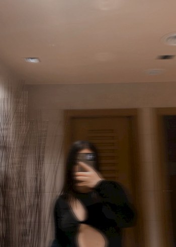 dekolteli bluz - Görsel 2