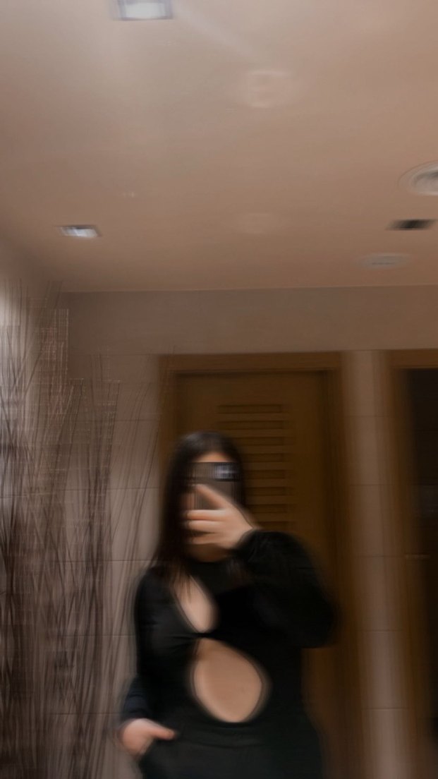 dekolteli bluz - Görsel 2