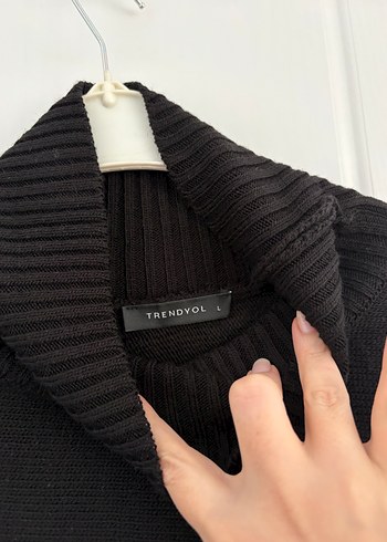 Trendyolmilla Crop Siyah Boğazlı Örgü Kadın Kazak - Görsel 4