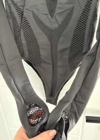 Zara file detaylı parmak geçirmeli bodysuit - Görsel 7