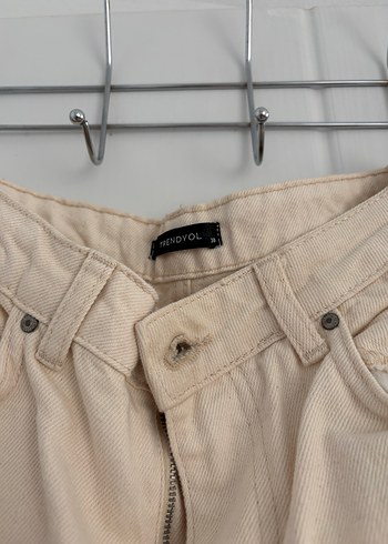 Trendyolmilla bej renk yırtık detaylı wide leg jean - Görsel 3