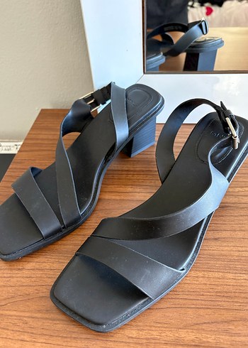 Mango Siyah Tokalı Kadın Topuklu Ayakkabı - Görsel 2