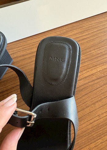 Mango Siyah Tokalı Kadın Topuklu Ayakkabı - Görsel 3