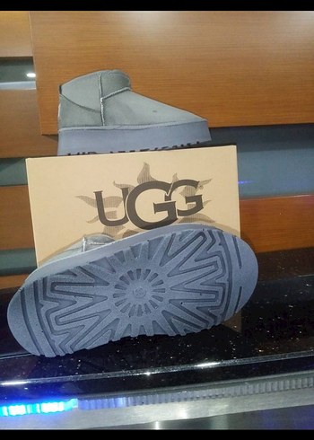 38 Beden UGG Gri Dolgu Topuk Kadın Bot