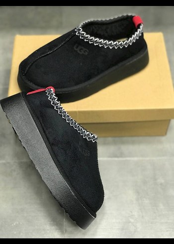 UGG Zincir Detaylı Siyah Platform Terlik