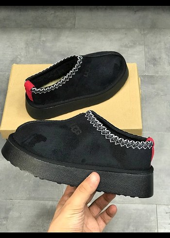 Ugg UGG Zincir Detaylı Siyah Kadın Platform Terlik