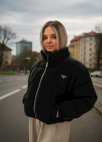Prada Siyah Kısa Şişme Kadın Mont