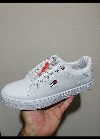 Tommy Hilfiger Tommy Hılfıger