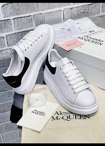 37 Beden Alexander McQueen