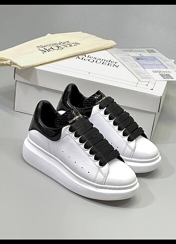 36 Beden beyaz Renk Alexander McQueen