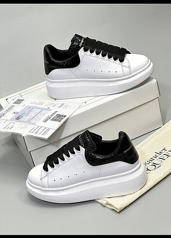 36 Beden beyaz Renk Alexander McQueen