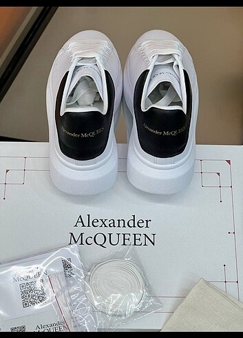 41 Beden Alexander McQueen