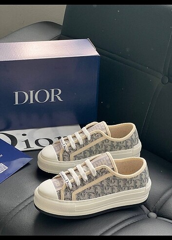 38 Beden ten rengi Renk Christian Dior 